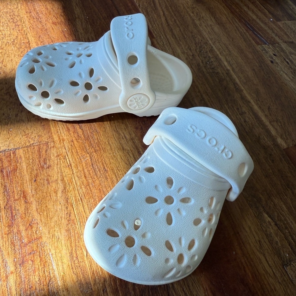 CROCS Kids' White Floral Clogs 4c
